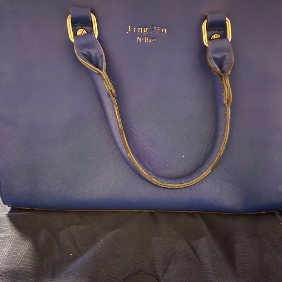 Sold - Picture 6 of 7